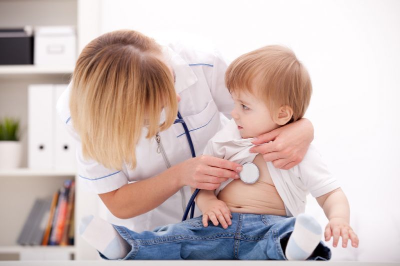 兰州专科白癜风医院，母乳喂养会给孩子传染白斑吗？